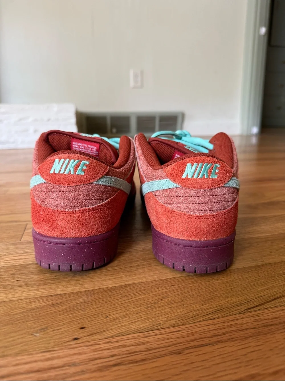Nike SB Dunk Low - Mystic Red - Picture 4 of 7